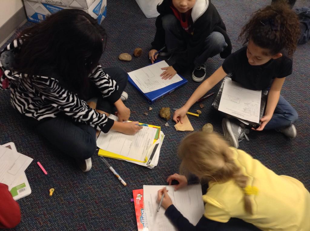 MrsJDyer's tweet photo. Examining rock luster, streaking, and changes with vinegar/water http://t.co/TC7QsLiSEF