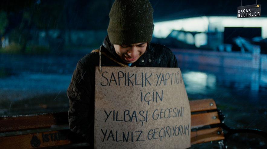KacakGelinler's tweet photo. Yılbaşını yalnız geçiren Memo :)
#HayatSevince
#KaçakGelinler http://t.co/rTpOL4tqzA