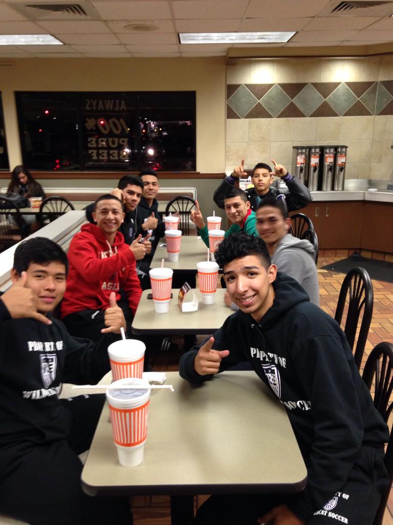 racontreras623's tweet photo. Corpus Christi!  Dinner, some rest, and ready to go win!  #ESTID http://t.co/gYdf0jYc96