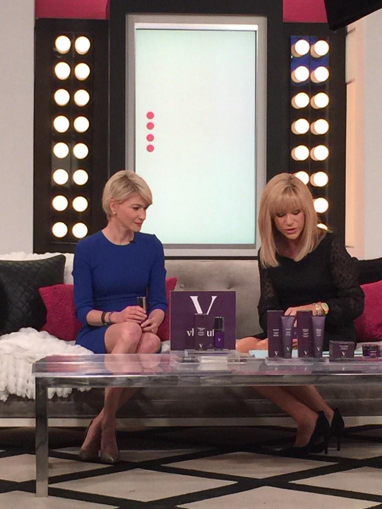 _JamieO's tweet image. On set w/ @macklowe and @vbeaute I love working on your VBeaute-ifull face!!! Having a great show! #hsn #MakeupArtist