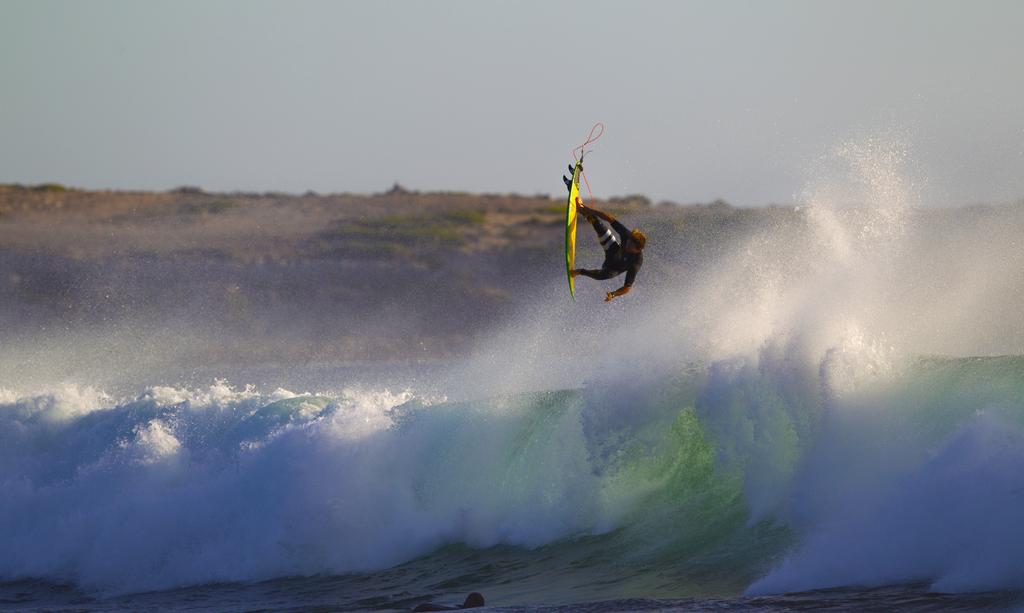 Above the lip. #surfing (surfer: Yadin Nicol) 📷 | Quinn Matthews