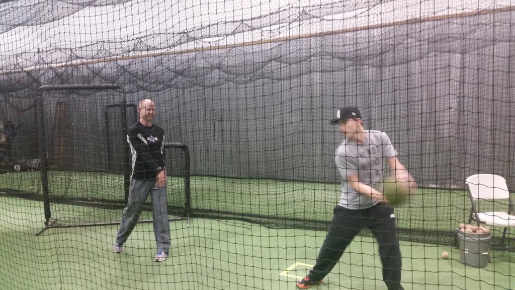 3tsclubhouse's tweet photo. Hitting lessons with former professional player @jsonlee.  #fastbat http://t.co/CifylUltjH
