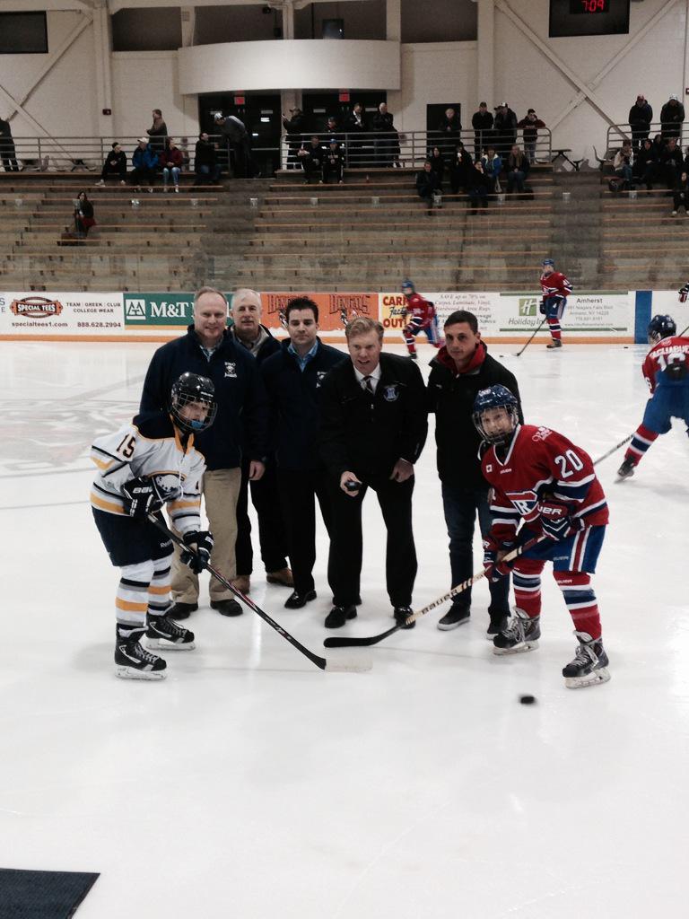 CADTourneys's tweet photo. Opening ceremonies @Thecup2015 #JRC #BuffaloJrSabres http://t.co/WFb9kX6emc