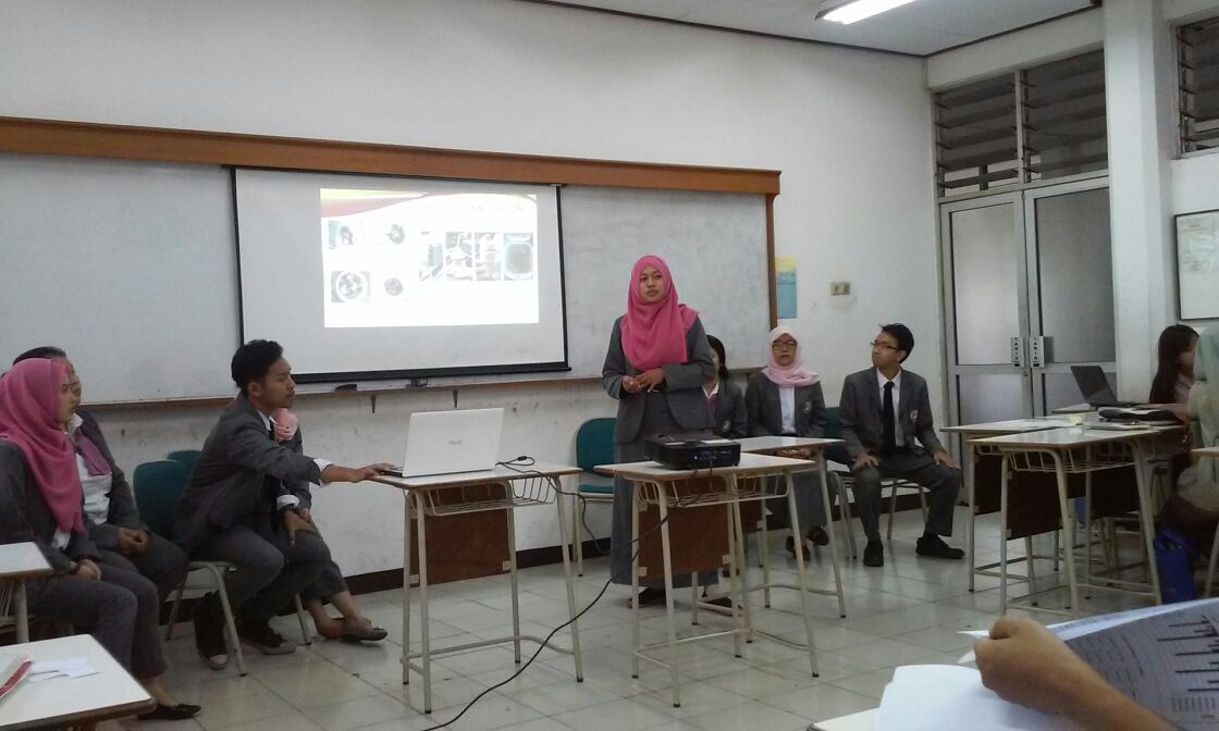 ABD42013's tweet photo. Semangat kelompok 3 👍💪 @_lyta @amelamalianti @fikrinoegrha @bellaamof @rchnina noen, ilham, teh renita http://t.co/XoRVsgt036