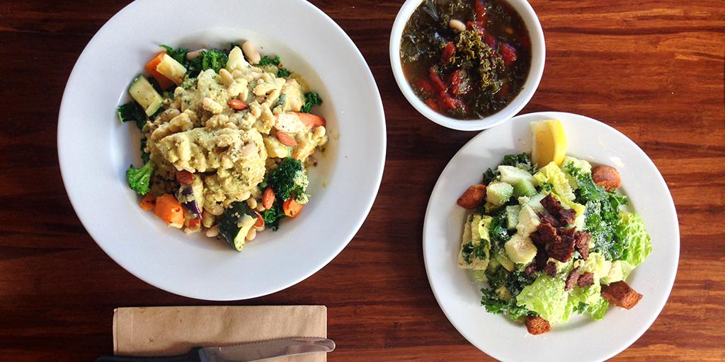 VeggieGrill's tweet photo. more from the #mindfullivingmenu: 1/2 savory kale caesar paired with kale + white bean braise and a bombay bowl. http://t.co/yOc47plLrw