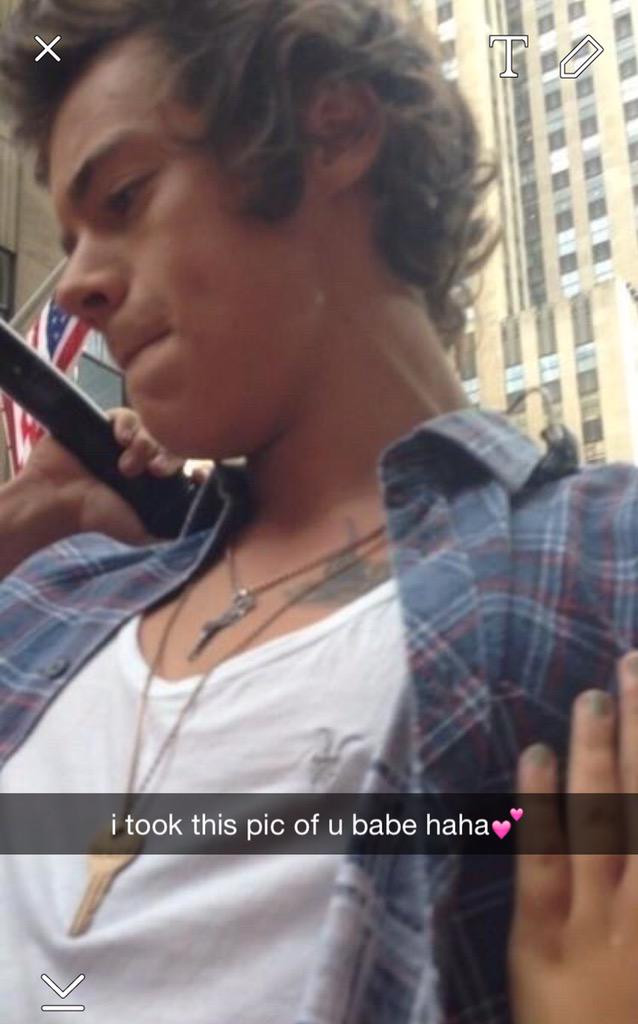 “<a href="/harryphotoss/">best harry pics</a>: i just made this ” HOLY FUCKING CHEIST LOOAKD ATA HISS NECKA VEIN IM FUCKS SHAIAT