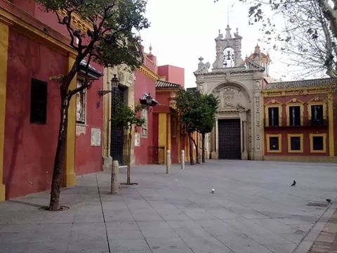 tapean2's tweet photo. Nos despedimos por hoy con esta imagen.... gran plaza San Lorenzo!! @gj_granpoder @DulceNombre_GJ TIENE ALGO ESPECIAL http://t.co/j2my2R8mrs
