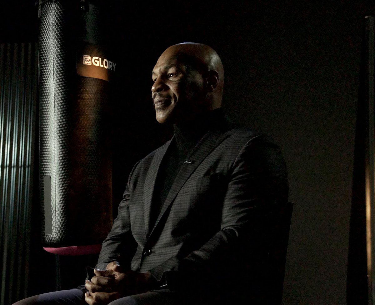 GLORY_WS's tweet photo. We couldn't be more thrilled and honored to have the one and only @MikeTyson supporting us with #GLORY19! #IronMike http://t.co/IpVEFehOmP