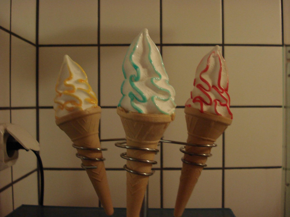 Odoran1's tweet photo. Lemon ice cream!!! + Mango,,,Azuro,,,Strawberry!! http://t.co/plxQl0yNsk