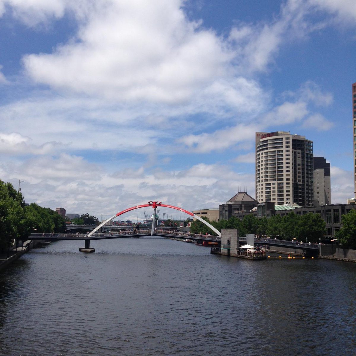 MonashCollegeAu's tweet photo. The sun is back &amp; now we remember how gorgeous Melbourne really is... view down the Yarra River #Melbourne #summer http://t.co/wWHYmpuRdK