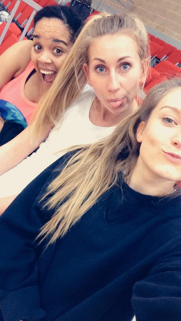 BefffBrittain's tweet photo. Me Nd the netBALLERZ #topoftheleague #dnthatetheplaya #hatethagame http://t.co/TopkKltsma