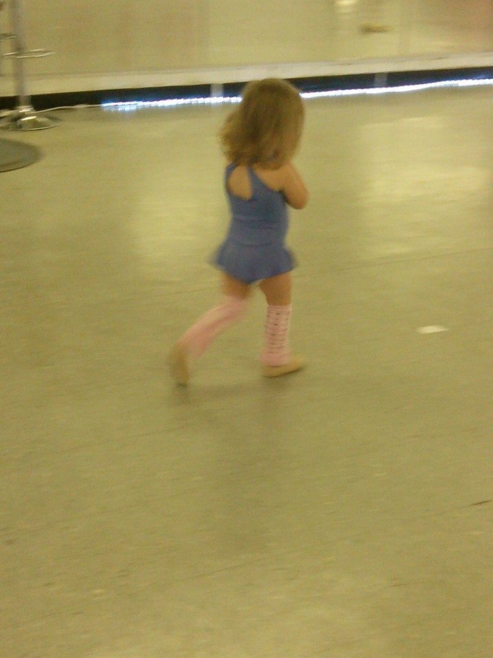 PageantGrl's tweet image. leg warmers 2 dance for the very 1st time!  2nd wk of dance class!  Got to Shake It Off! @taylorswift13 #dance