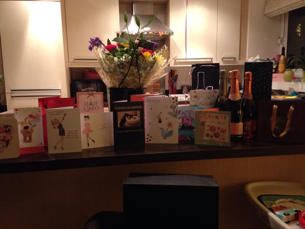 CarolineWebbHai's tweet photo. Fab birthday and spoilt xxx💗 http://t.co/fPHUKZsCIe