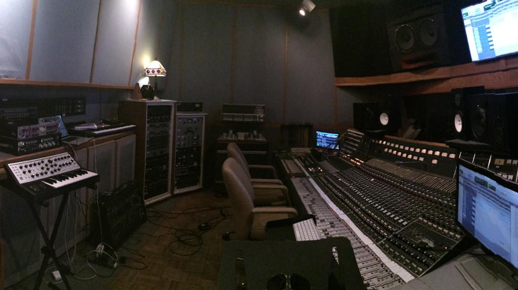 WChason's tweet photo. @jamieshields70 if you have free time in sf come on down to Hyde street studios and check some of the history here http://t.co/QIx015dzvc