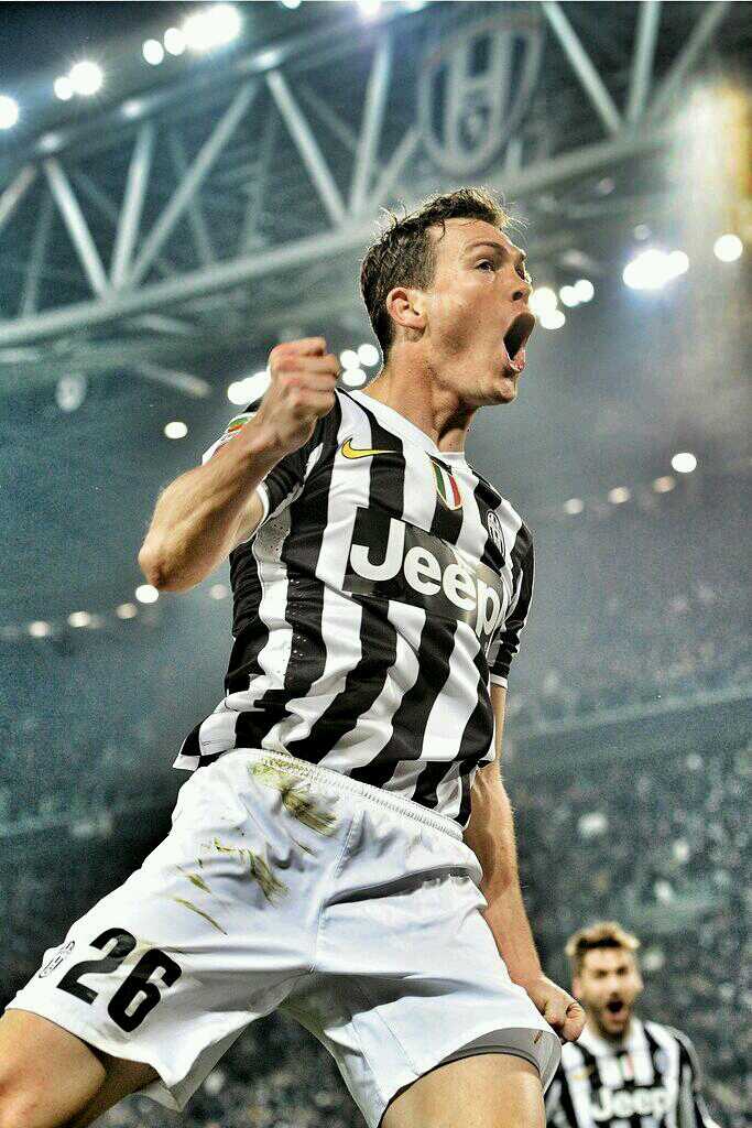 Happy Birthday to Juventus warrior, Stephan Lichtsteiner who turns 31 today, he always gives his all for our jersey 