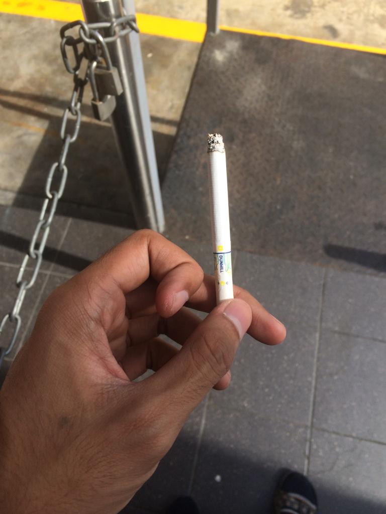 left hand cigarette meaning Cigarette Holding Psychology Test: 9 Interesting Styles left hand cigarette meaning Cigarette Holding Psychology Test: 9 Interesting Styles