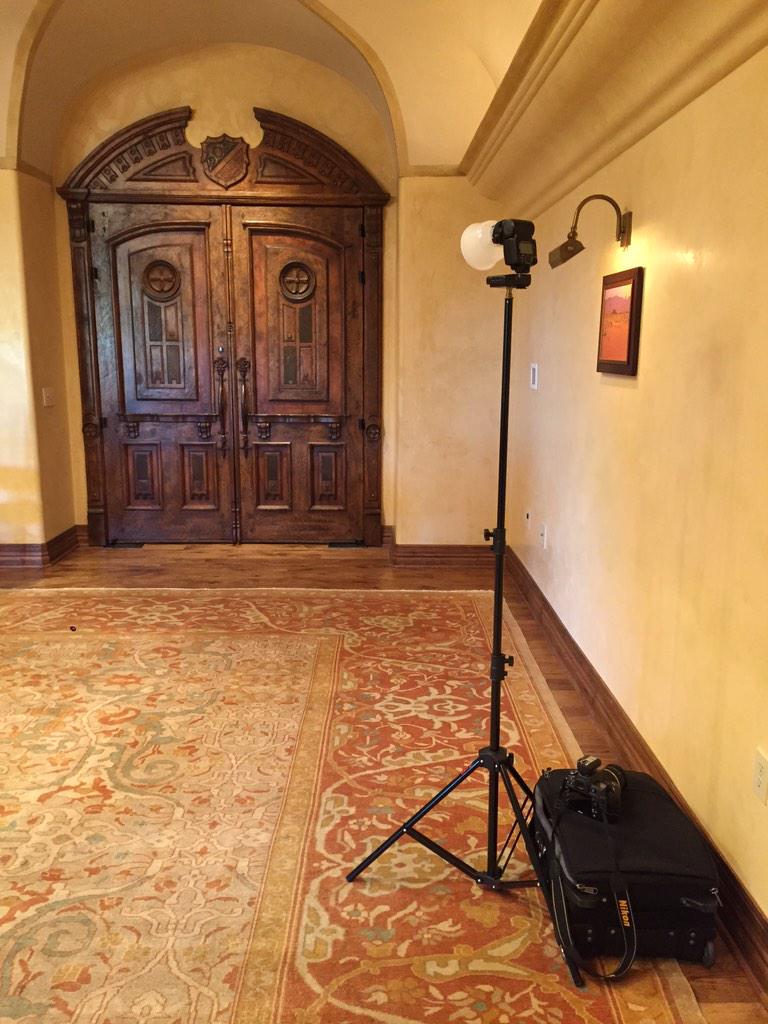 SloanCreative's tweet photo. In assignment and making use of limited space and fill light for nice, more formal shots. #photography http://t.co/CgXxCIAv7x