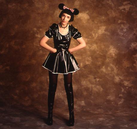 ANSWER: @AnnieLennox sported a Minnie Mouse costume at the 37th #GRAMMYs http://t.co/Hb2fSAbjaQ