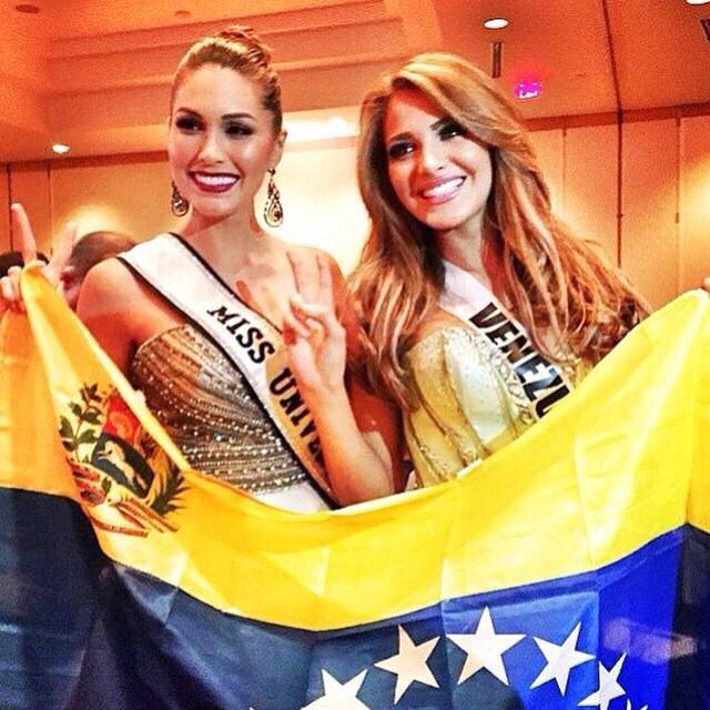 PageantsNEWS's tweet photo. ¿Back to back? #Venezuela 💛💙❤️¡Vamos por la octava! #MissUniverse http://t.co/rthcOFkHic