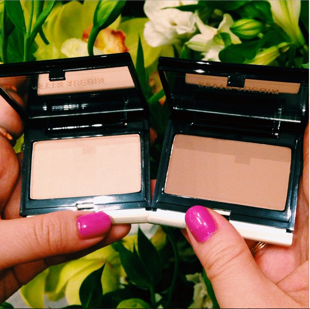 The dynamic duo 'must have' for every #MUA: <a href="/kevyn_aucoin/">Kevyn Aucoin Beauty</a>'s candlelight celestial powder n' medium sculpting powder.