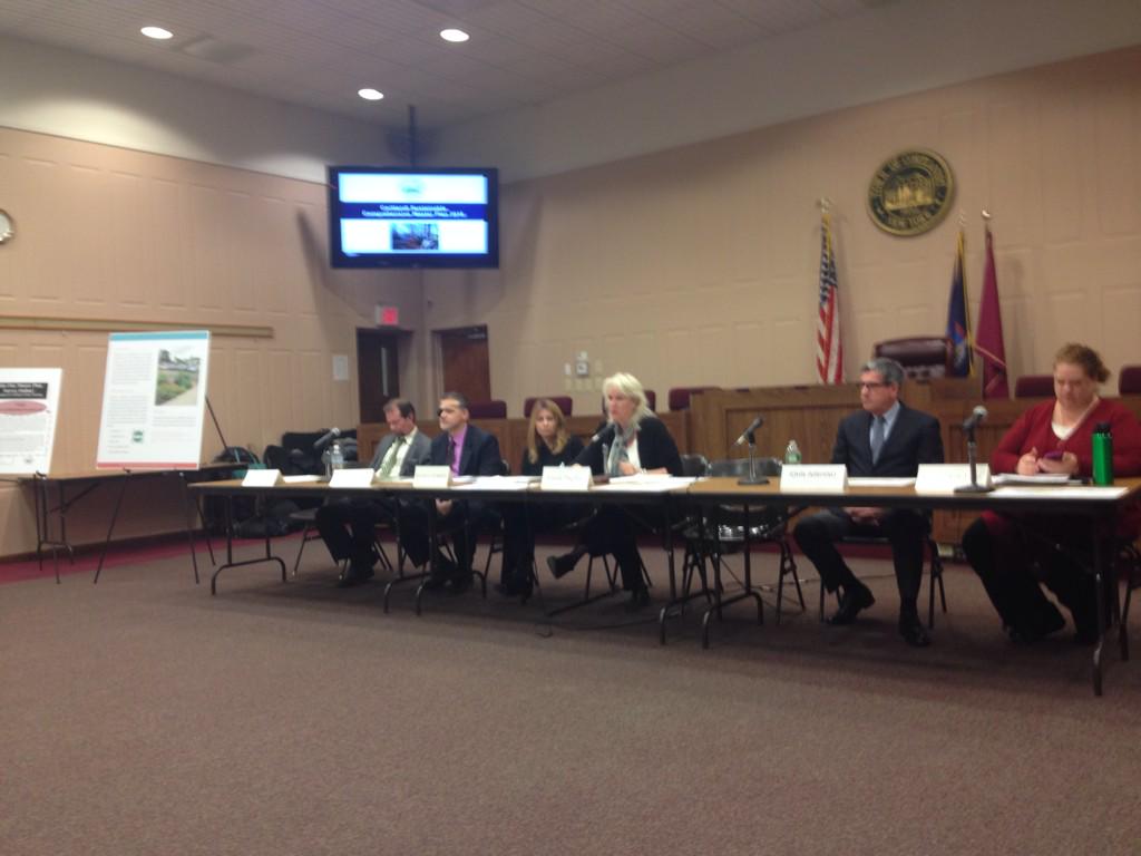 sethfreach's tweet photo. Starting now: public info session on the ongoing Cortlandt Master Plan and waterfront vision. http://t.co/3xriWi5RNu