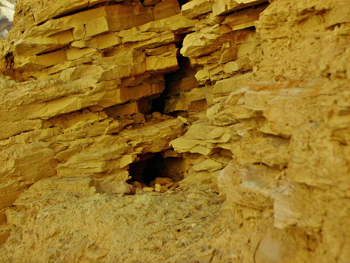 BrushEffect_art's tweet photo. Golden Canyon hike. #deathvalleynationalpark #hikingfever #inspired http://t.co/9latNuy8E9