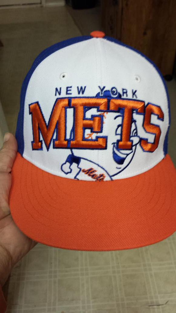 MrMet's tweet photo. Love it! RT @Mets: Is this your favorite, @MrMet?! RT @bugcar1: @Mets #MetsHat Let's go Mets! http://t.co/C1szbeBikP