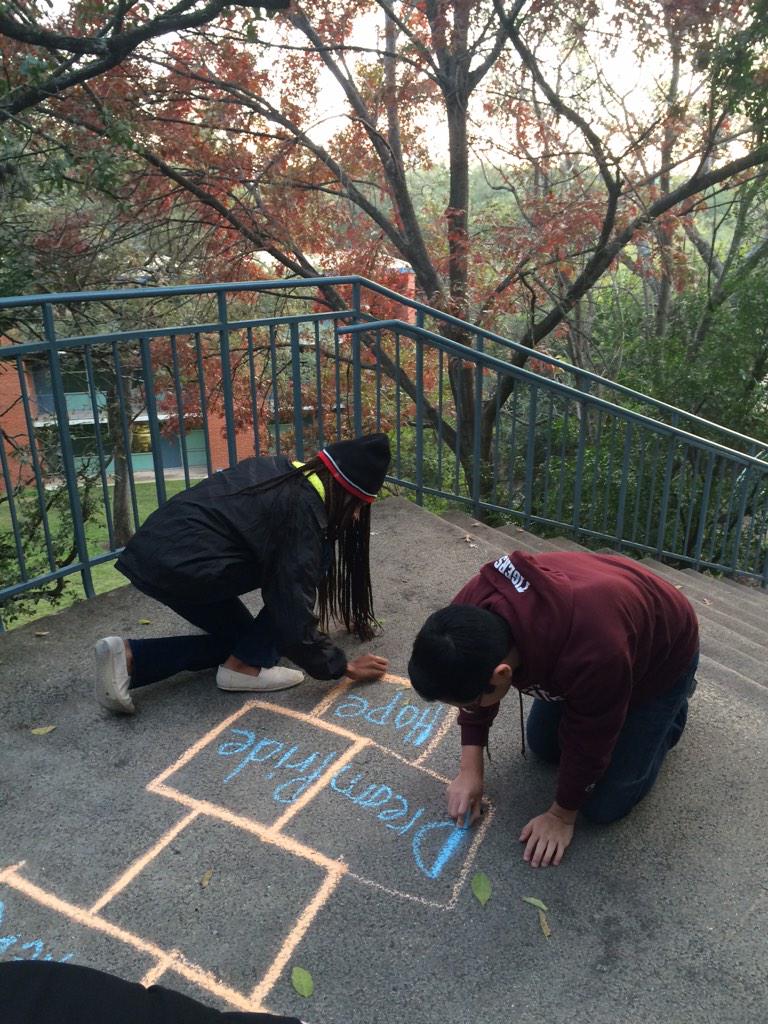mlbarto's tweet photo. Showing some love to @DreamWeekSA at @Trinity_U #TUDreamTeam #DreamWeekSA #tigerpride @AlanWarrickII http://t.co/xHPeR7T0Dz