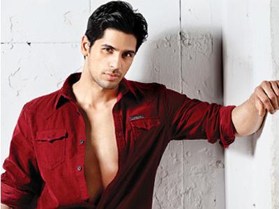  wishes dashing a Happy B\day!Which of his movies your like?Happy Birthday Sidharth Malhotra 