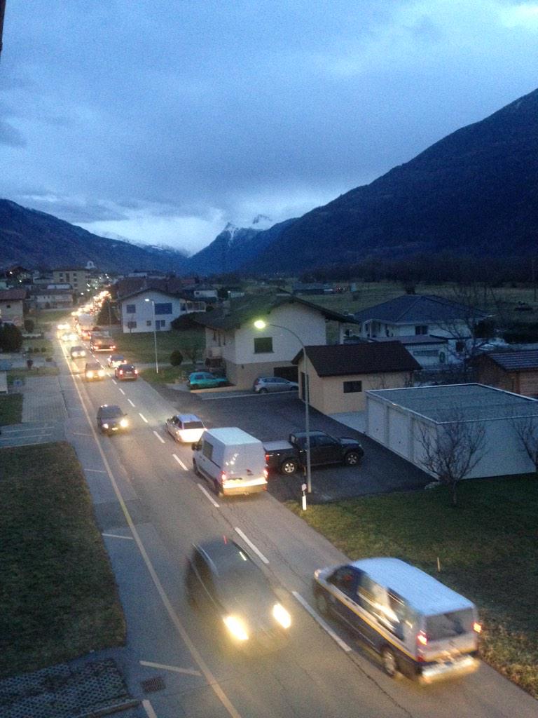 damdam2000's tweet photo. Kantonsstrasse richtung Visp ab Turtmann gesperrt! #bigcitylife #niedergampel #vspolice http://t.co/bSuYnwoM9w