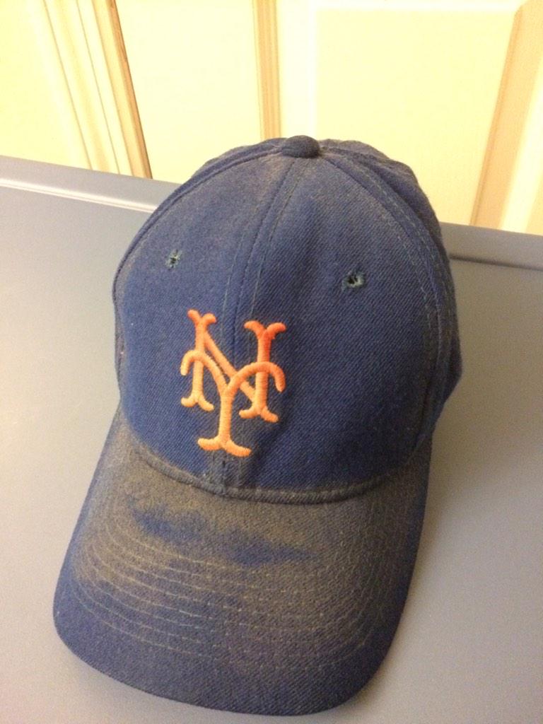 jenna_lynn29's tweet photo. @Mets blue button on top #MetsHat http://t.co/TOe07KDFrO