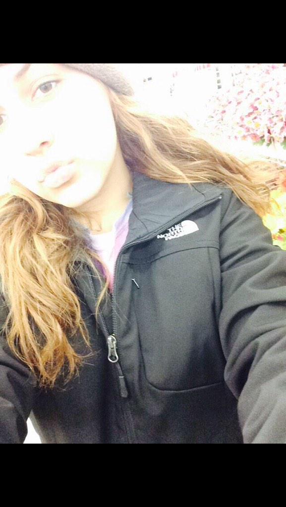 look how perfect she is😍😍❤️ <a href="/niallslilkitty/">Ari.</a>