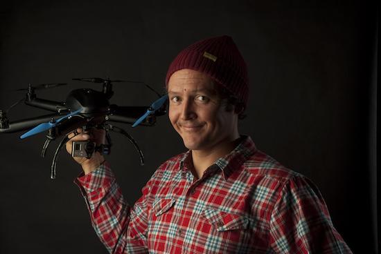 dronelifestyle's tweet photo. Snowboarder, Xavier De Le Rue, Helps Design Dream Drone — DroneLifestyle http://t.co/piKyVMUmGE #drones @hexopluslive http://t.co/XVLgLQfx3R