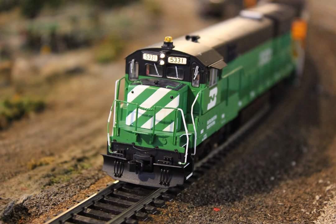 megank225's tweet photo. Atlas BN GE U30C. #BurlingtonNorthern #HOscale #Atlas #U30C #Uboat #Trainsarelife http://t.co/sRDqCLhMMz