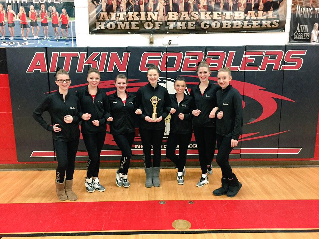 LakerDanceTeam's tweet photo. After just changing the whole dance two days ago, so proud of how much we've accomplished #lakerdance π―πβ€οΈ http://t.co/brnnPnRH2T
