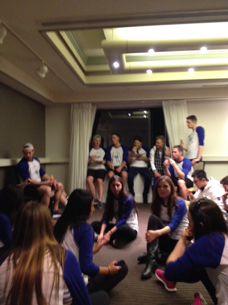 CameronMahler53's tweet photo. Eating some za with JDCW friends #gotmymojobaby #jdcwest2015 #makingwaves http://t.co/xlsew4rrzQ