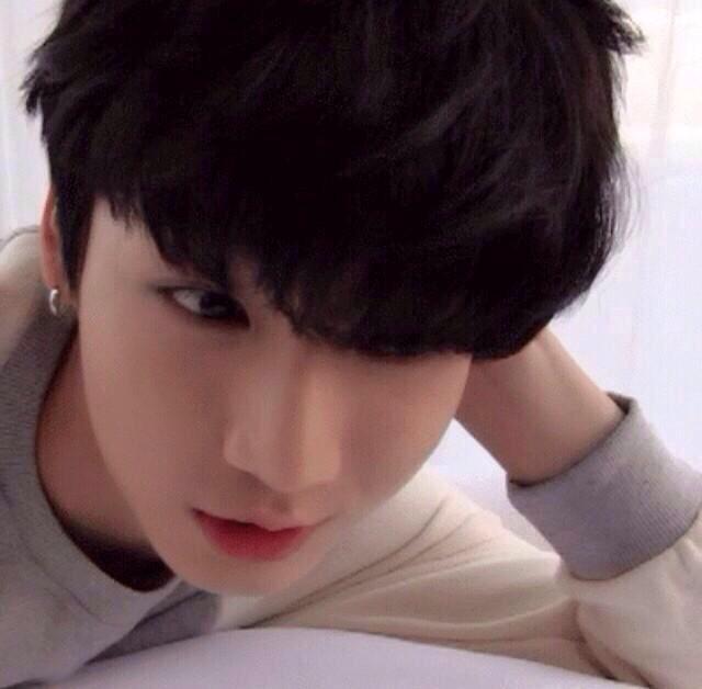 JK_s_Diary's tweet photo. Dear diary,

I want someone to cuddle with right now.

JK http://t.co/YanSAZc41k