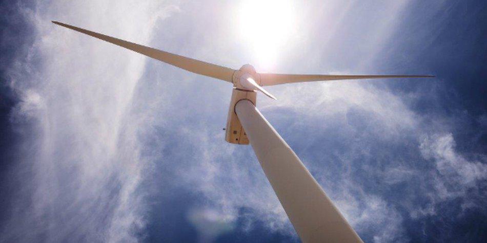 BBCWorld's tweet photo. Setting the standard: South Australia leads the way on wind power http://t.co/SrdYkj8Uti http://t.co/hBettFDbpW