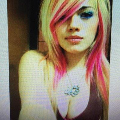 BinderMia's tweet photo. Moah babe. !!! Loveme #lovemeok http://t.co/QwtdjJMv8I