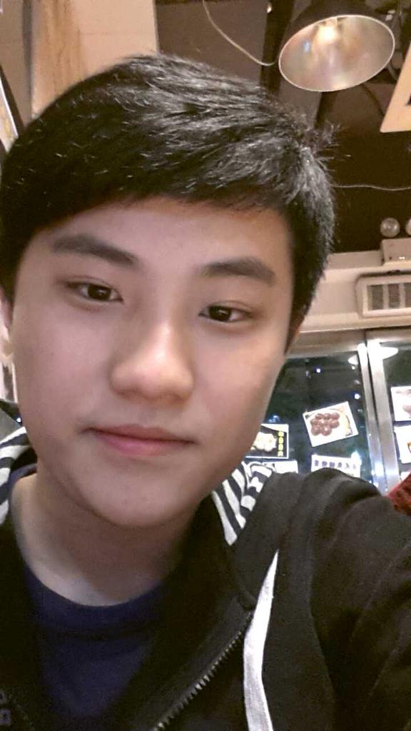 ring_tai's tweet photo. Long hair http://t.co/zxnyANiP5U