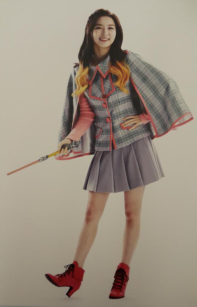 RedVelvetGlobal's tweet photo. [SCAN] 레드벨벳 Red Velvet 슬기 SEULGI School Oz Postcard [2P]

cr. NAMOO_KKUN https://t.co/z3i0XsHzho http://t.co/DSWMrLig8Q