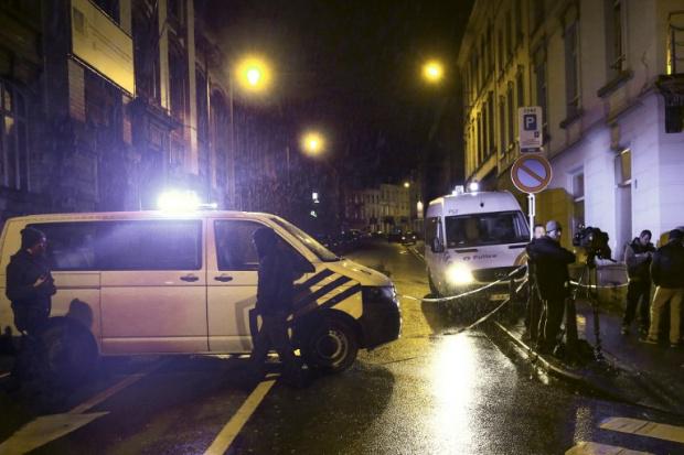 MiddleEastEye's tweet photo. Officials: 2 recent returnees from Syria killed in Belgium anti-terror raid #terrorRaid http://t.co/l8ntRZ9BMY http://t.co/fzsm2dZaTj