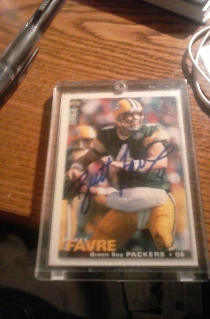 scottskiles37's tweet photo. I am selling. my BRETT Favre Sign. football. card for $9.00 to $80.00 so you can tweet. me or call me thank you http://t.co/Eu0KDKy2hH