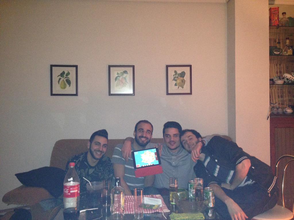 VictorRguezz's tweet photo. Gran noche de viciada al #Catán @Hector_Mor @JandroRodriguez @fidalgo91 http://t.co/fjJmvi2g6j