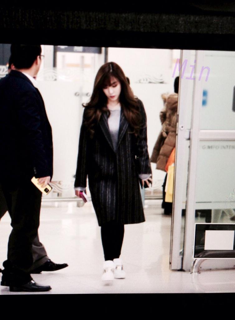 [PIC][16-01-2015]TaeTiSeo trở về Hàn Quốc vào chiều nay B7ctme4CcAA9Ovd