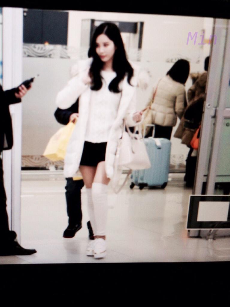 [PIC][16-01-2015]TaeTiSeo trở về Hàn Quốc vào chiều nay B7ctme9CIAEdAxi