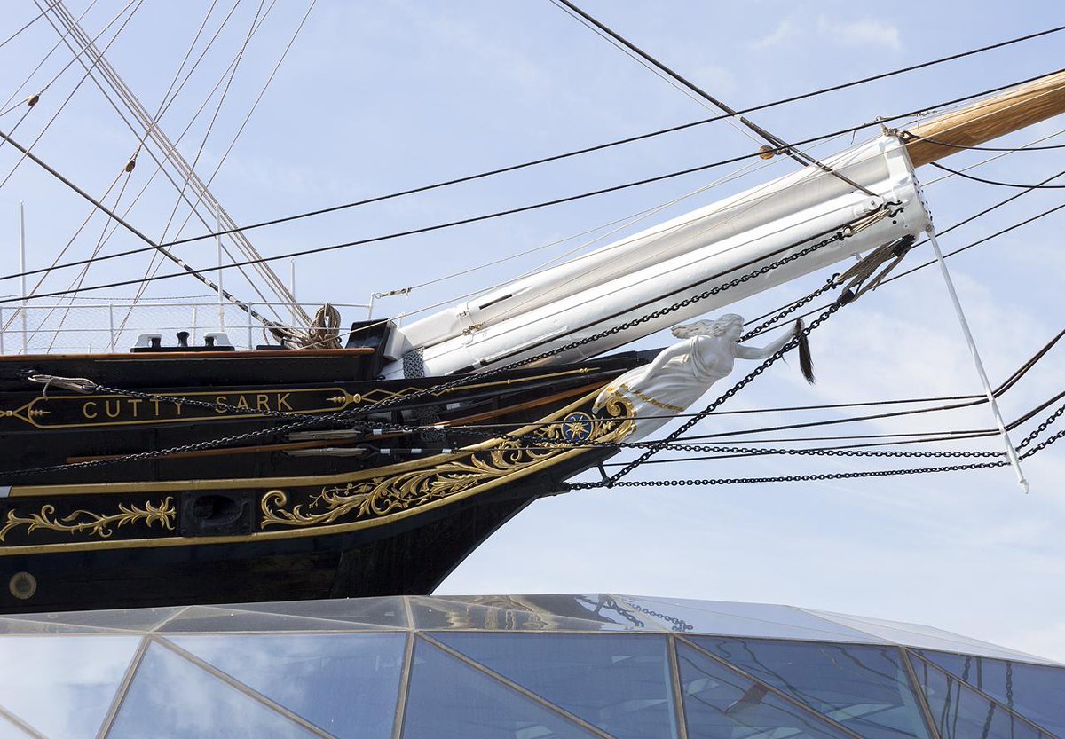 RMGreenwich's tweet photo. Who's celebrating #burnsnight? Did you know @CuttySark name is from a Robert Burns poem? http://t.co/gSqrhnzAJ9 http://t.co/wwEQvzLS81