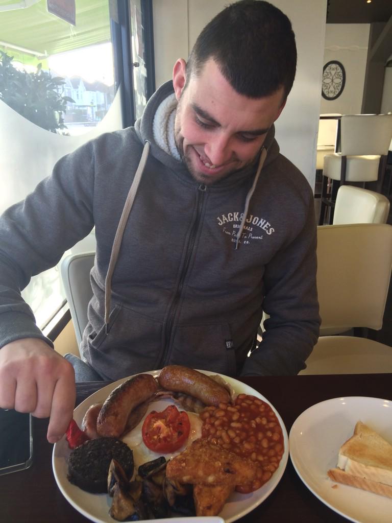mikeygreen68's tweet photo. #Breakfast with my number one son Mikey!! @MojoCardiff he went for the #LargeBreakfast #Nomnom #Birchgrove #Cardiff http://t.co/S4ZY9l21hr