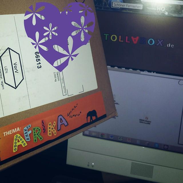 feierSun's tweet photo. Morgen geht es los nach Afrika - leider ist die Motte heute bei Oma &amp; Opa &amp; so muss Mama warten #Tollabox @TOLLABOX http://t.co/XufUIAeces