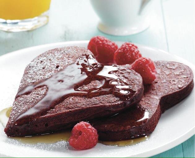 BeyondOrdinary_'s tweet image. Surprise her with a romantic breakfast in bed! Make your very own heart pancakes with our cute-shaped pans ❤️